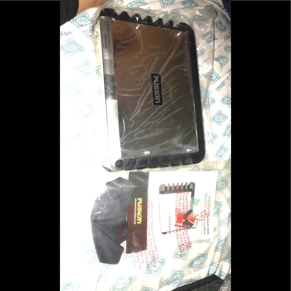 Fusion 1400 watt amplifier 4 channel